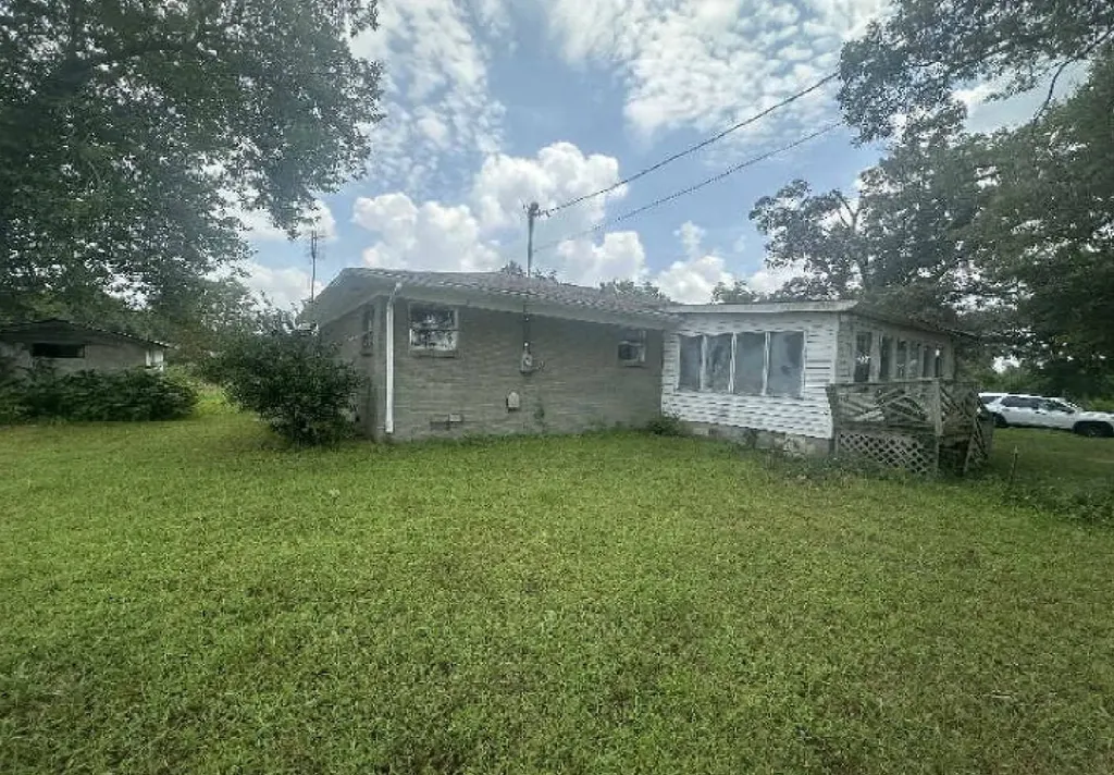 1565 County Road 43 Fyffe AL 35971