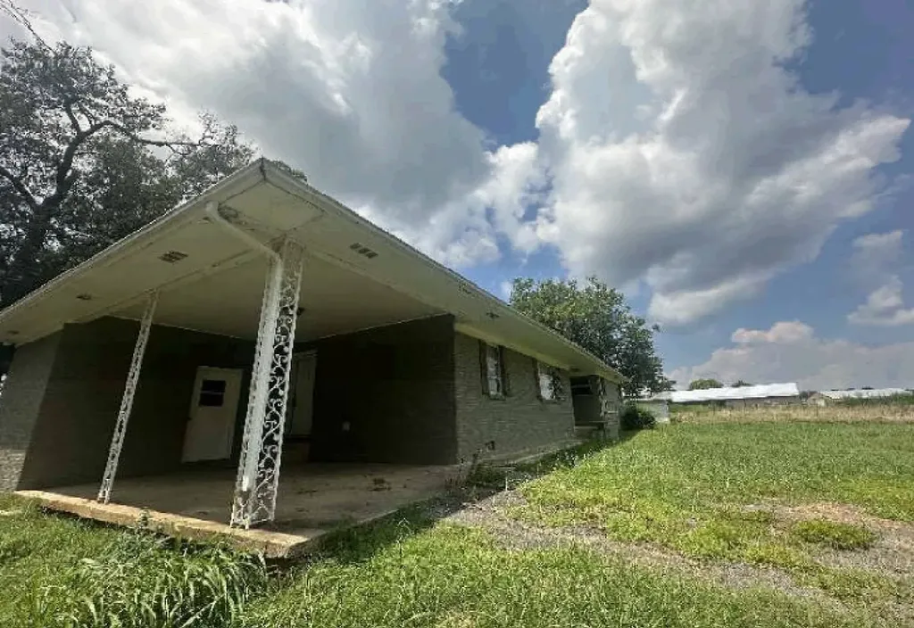 1565 County Road 43 Fyffe AL 35971