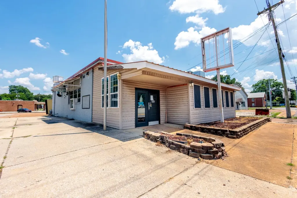 15908 Main Street (HWY 101) Town Creek AL 35672