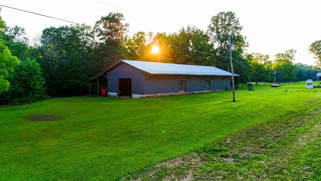 930 County Road 303 Florence AL 35634