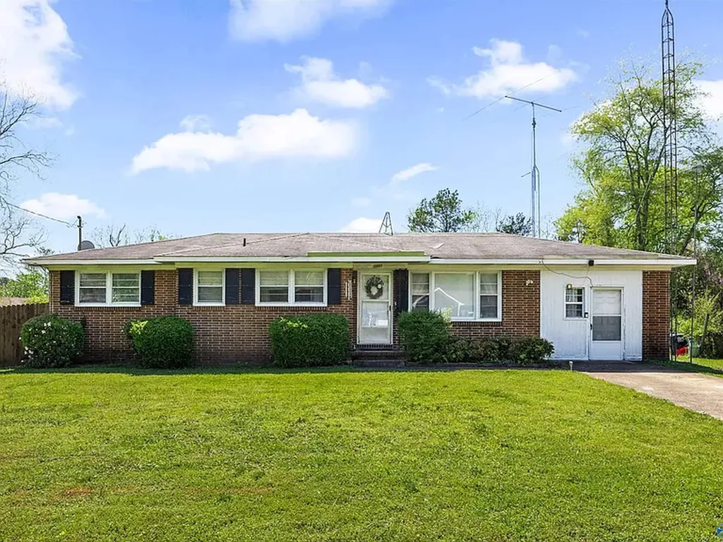 3203 Deerfield Drive NW Huntsville AL 35810