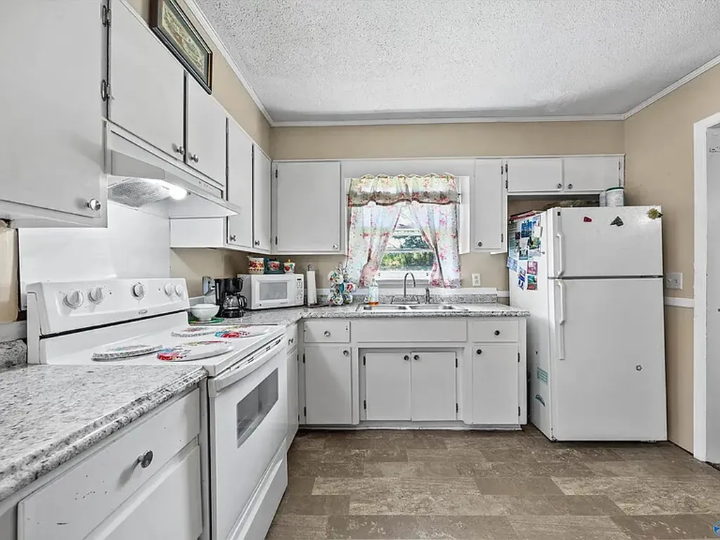 3203 Deerfield Drive NW Huntsville AL 35810