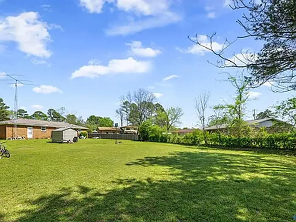 3203 Deerfield Drive NW Huntsville AL 35810