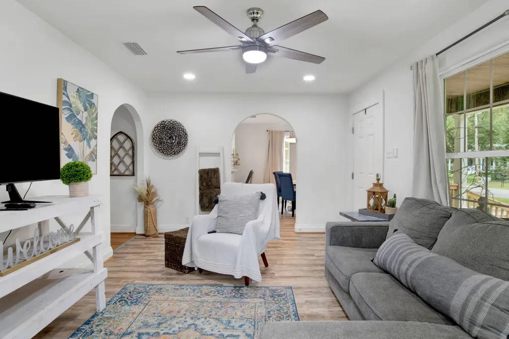 160 Westwood Street Mobile AL 36606