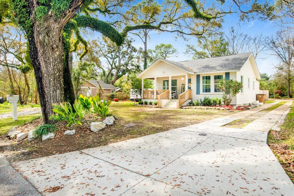 160 Westwood Street Mobile AL 36606