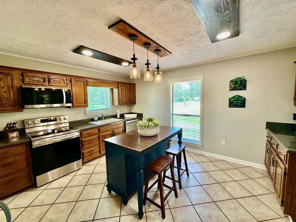 815 Edgewood Drive Thomasville AL 36784