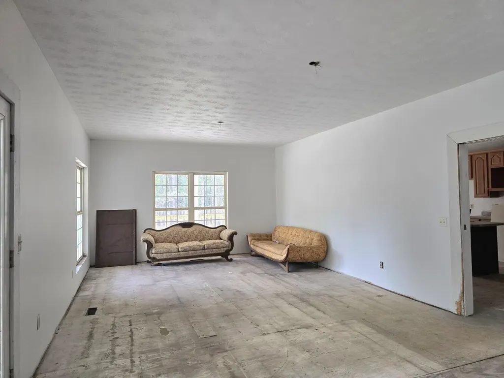 5530 County Road 33 Ozark AL 36360