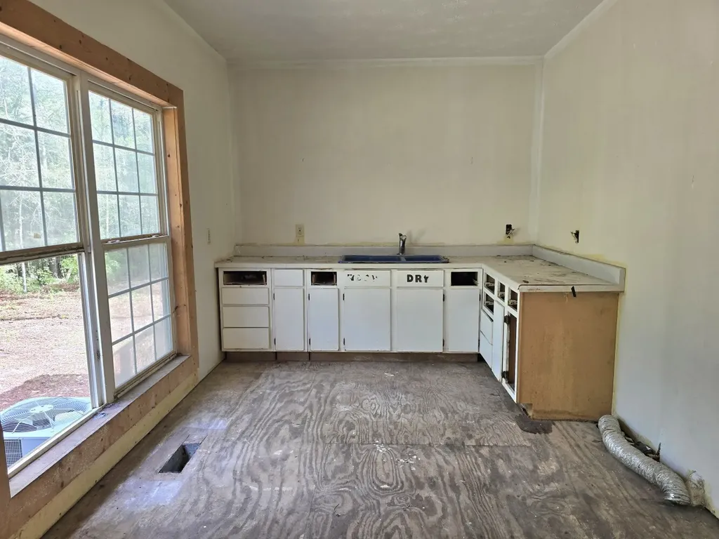 5530 County Road 33 Ozark AL 36360