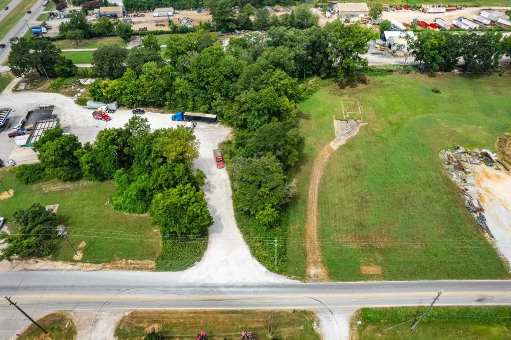 .7 +/- Acres Mcentire Lane Decatur AL 35603