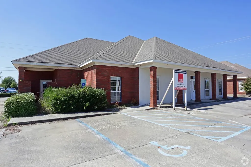 448, 488, 432 Street Lukes Drive Montgomery AL 36117