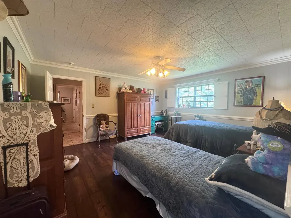 2706 Perry's Chapel Road Gainestown AL 36545