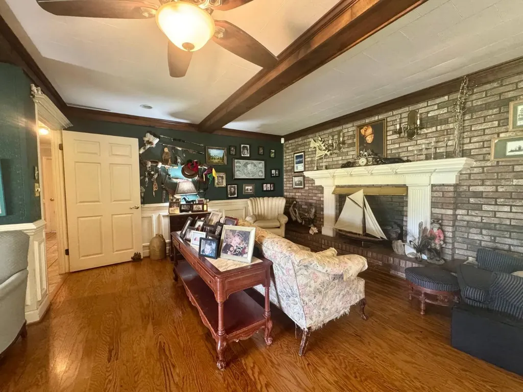2706 Perry's Chapel Road Gainestown AL 36545