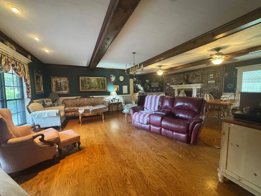 2706 Perry's Chapel Road Gainestown AL 36545