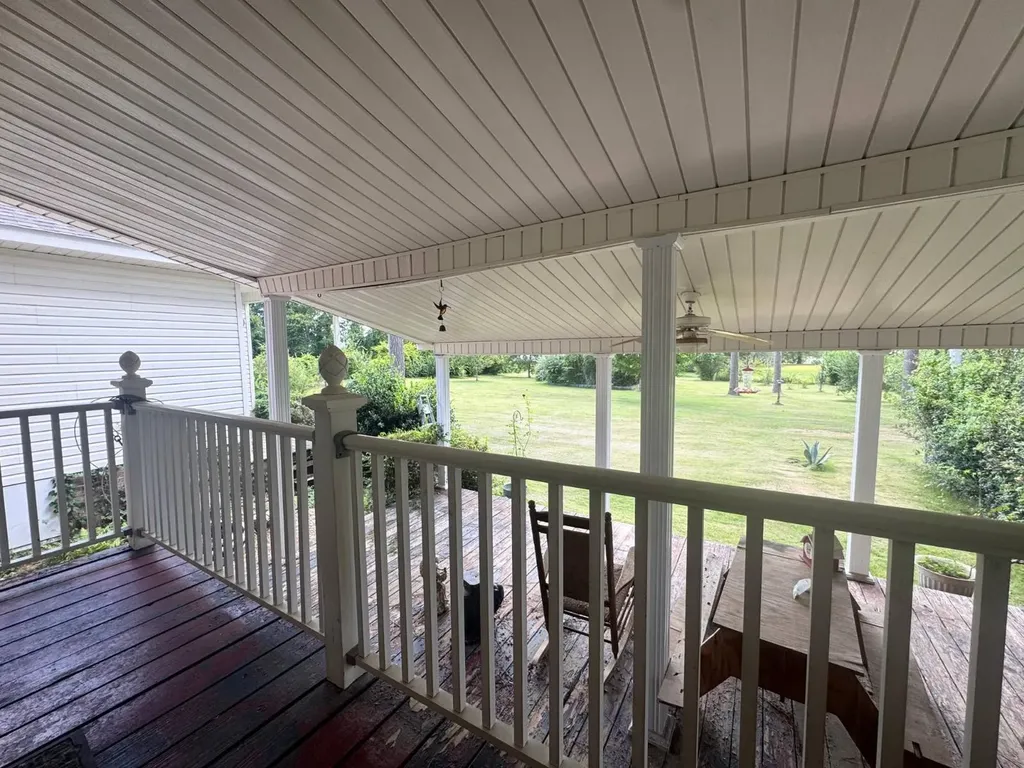 2706 Perry's Chapel Road Gainestown AL 36545