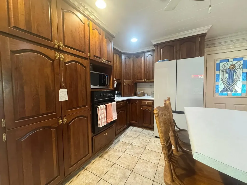 2706 Perry's Chapel Road Gainestown AL 36545