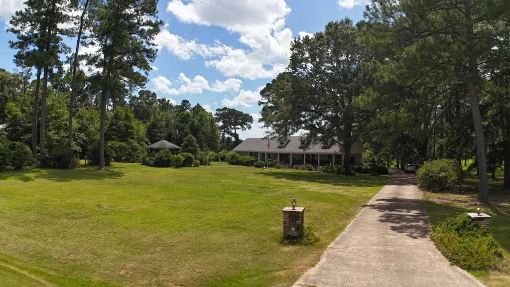 2706 Perry's Chapel Road Gainestown AL 36545