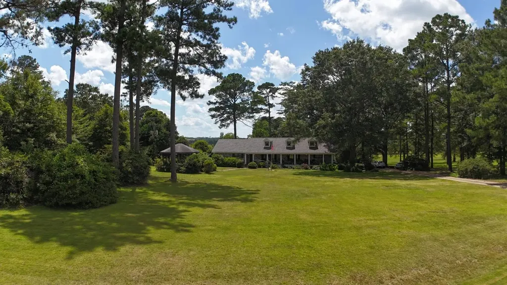 2706 Perry's Chapel Road Gainestown AL 36545