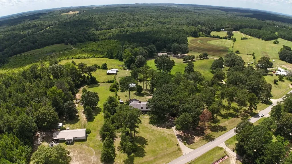 2706 Perry's Chapel Road Gainestown AL 36545