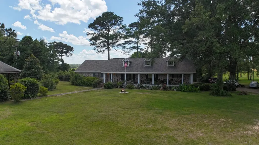 2706 Perry's Chapel Road Gainestown AL 36545