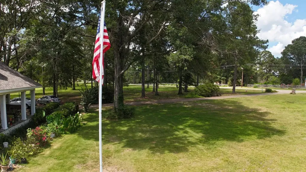 2706 Perry's Chapel Road Gainestown AL 36545