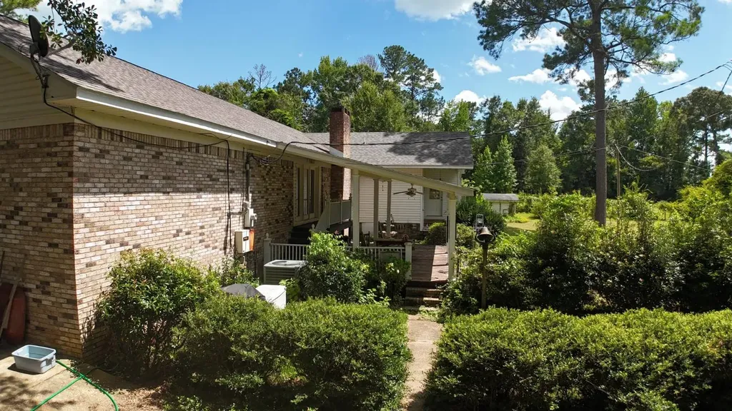 2706 Perry's Chapel Road Gainestown AL 36545