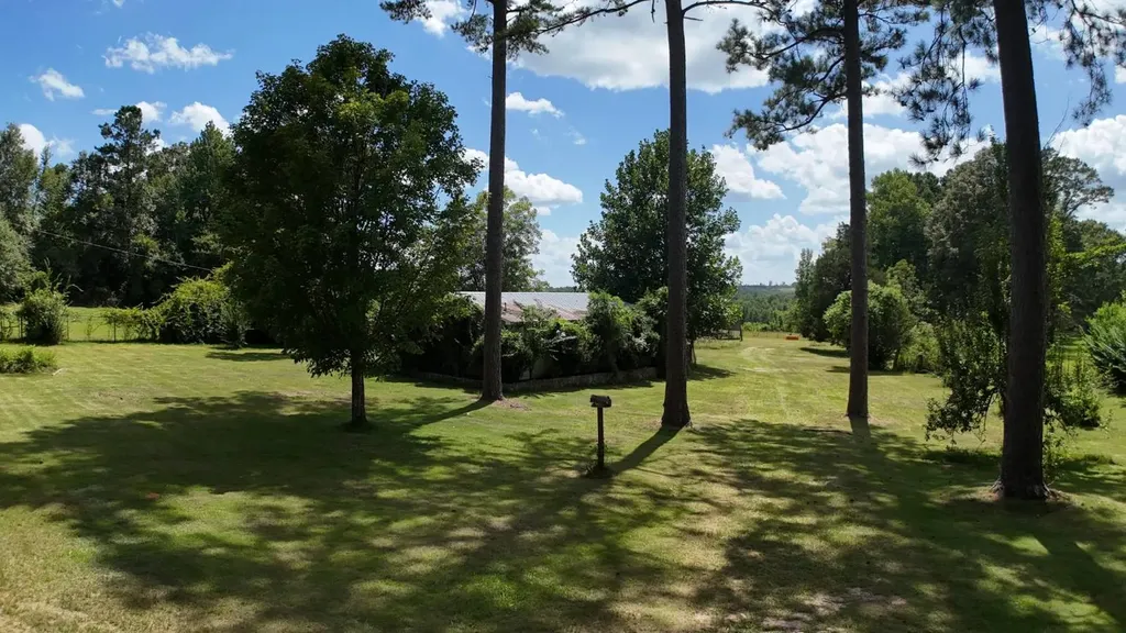 2706 Perry's Chapel Road Gainestown AL 36545
