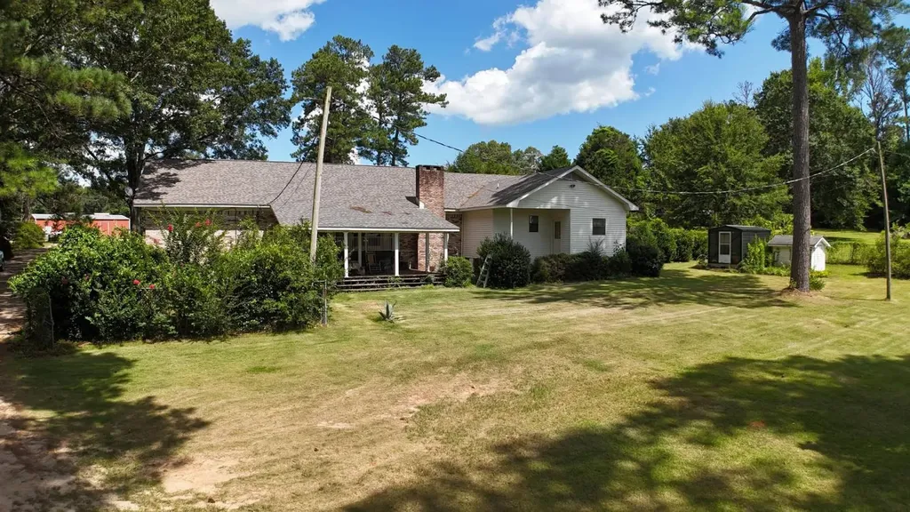2706 Perry's Chapel Road Gainestown AL 36545