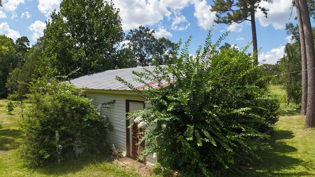 2706 Perry's Chapel Road Gainestown AL 36545