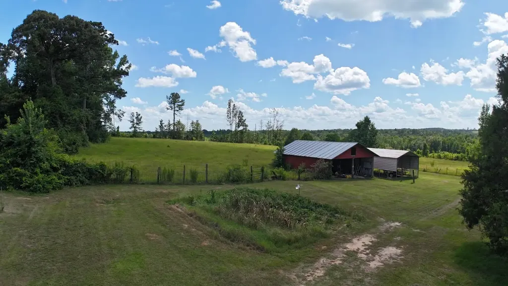 2706 Perry's Chapel Road Gainestown AL 36545