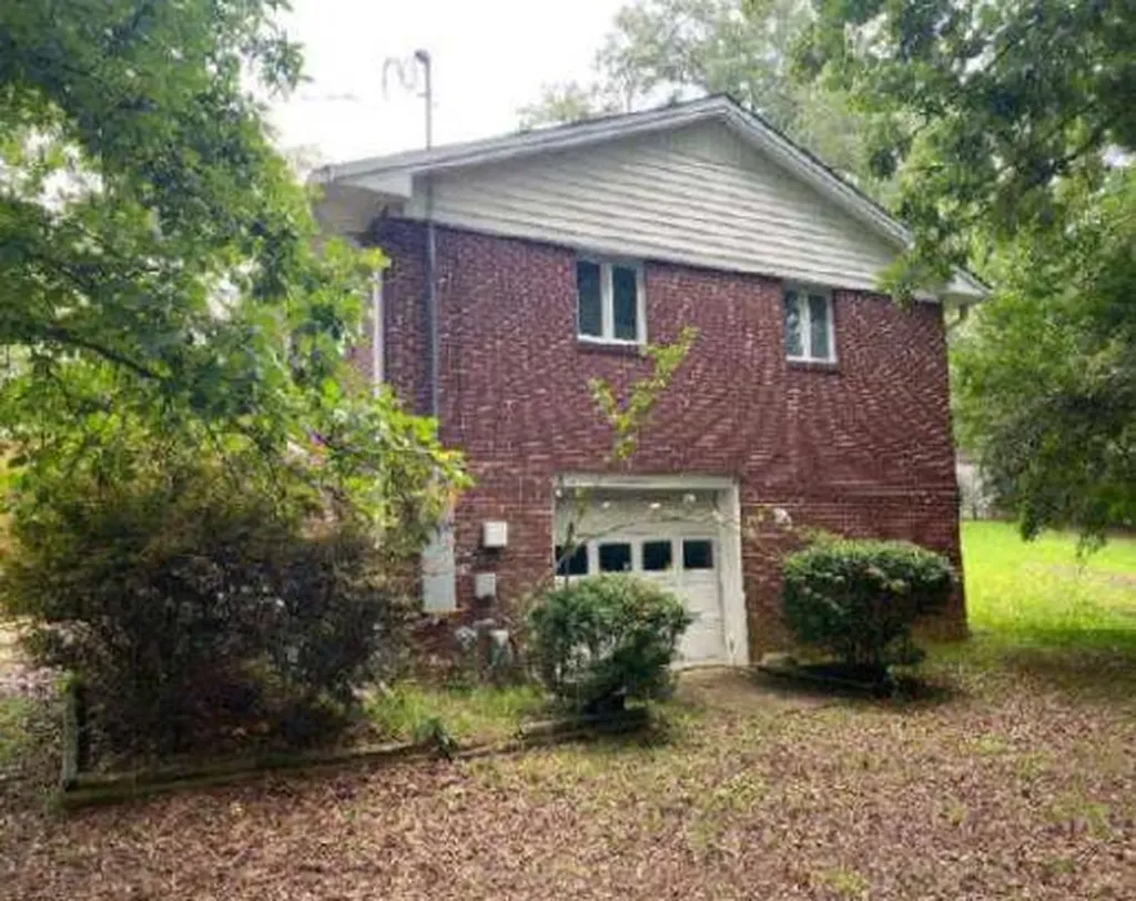 422 W 45th Street Anniston AL 36206