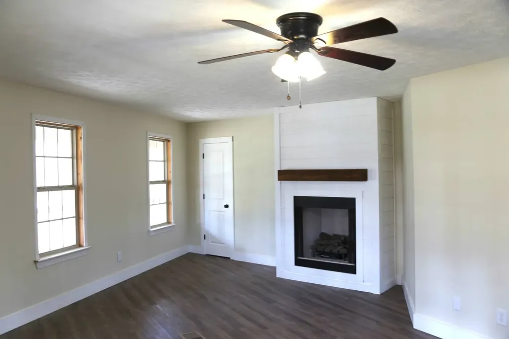 1864 Cove Lake Drive Camden AL 36726