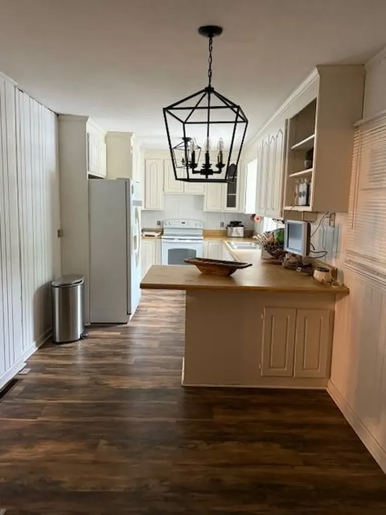 411 N Shiloh Street Linden AL 36748