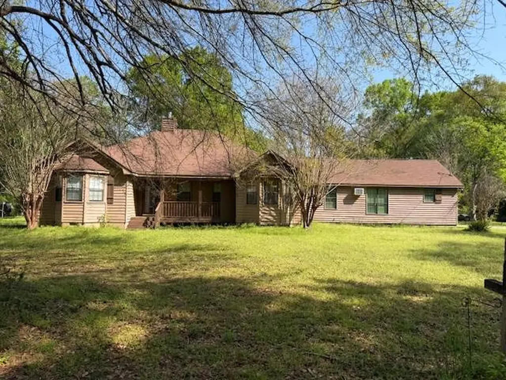 401 E. Center Avenue Linden AL 36748