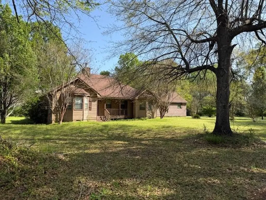 401 E. Center Avenue Linden AL 36748