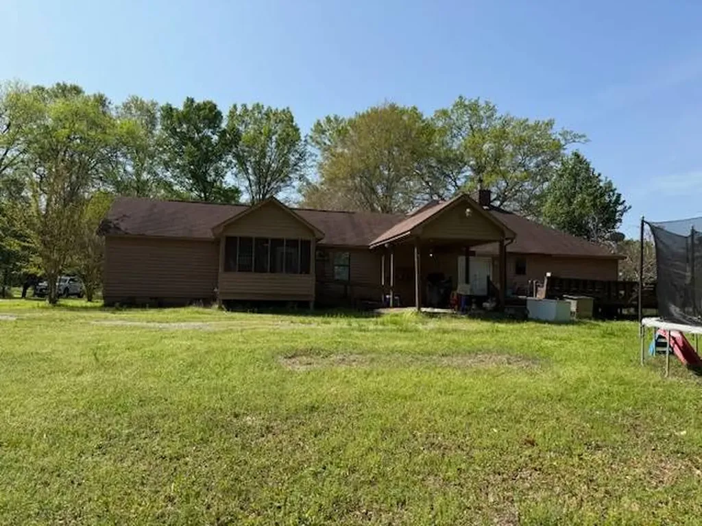 401 E. Center Avenue Linden AL 36748