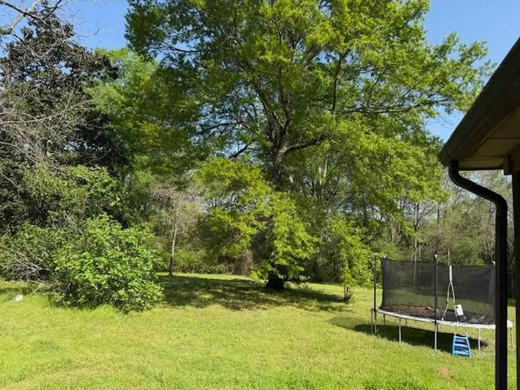 401 E. Center Avenue Linden AL 36748