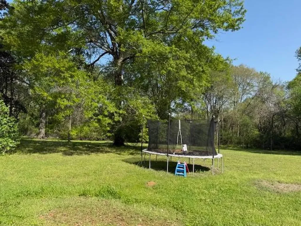 401 E. Center Avenue Linden AL 36748