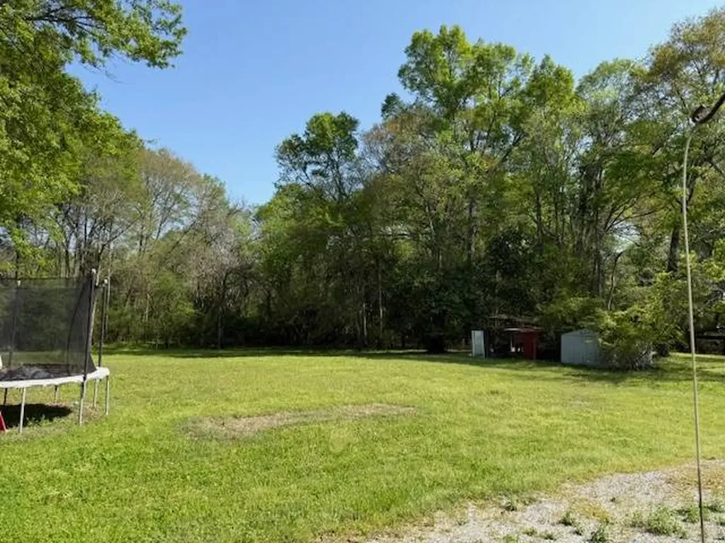 401 E. Center Avenue Linden AL 36748