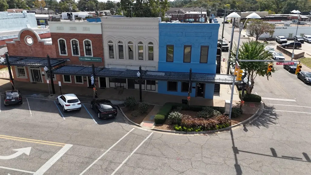 135 S Court Square Ozark AL 36360