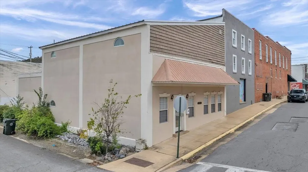 106 West Laurel Street Scottsboro AL 35768