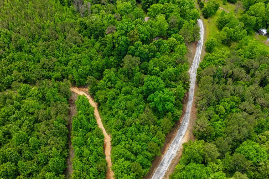1 County Road 94 Hamilton AL 35570