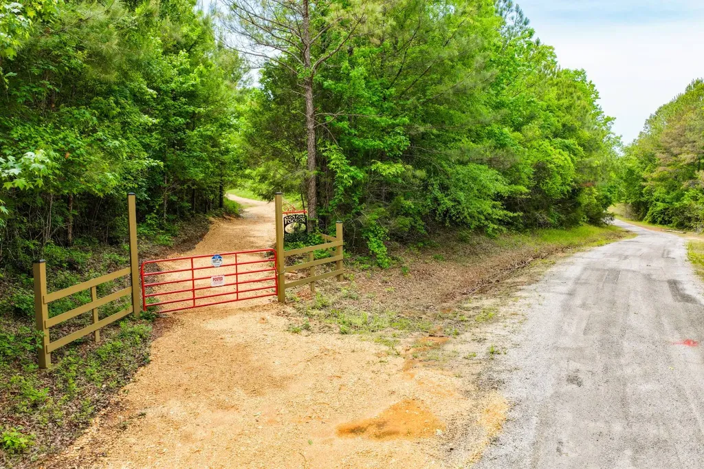 1 County Road 94 Hamilton AL 35570