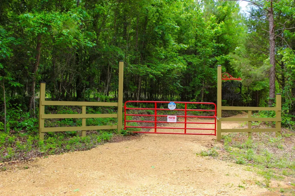 1 County Road 94 Hamilton AL 35570