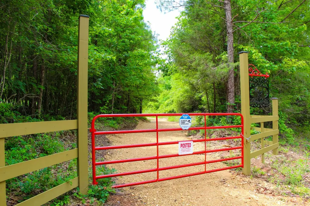 1 County Road 94 Hamilton AL 35570