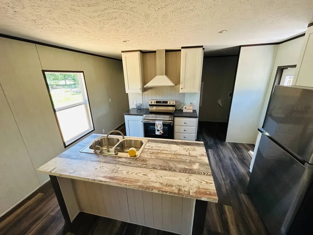 575 Payne Creek Russellville AL 35654