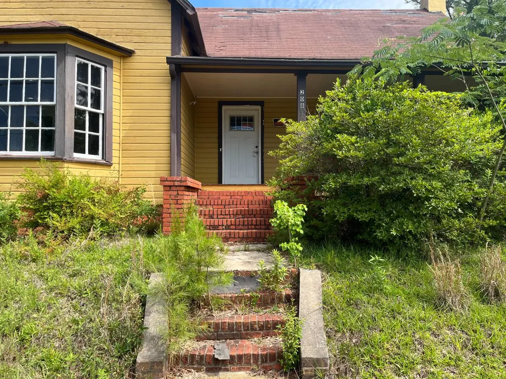 208 West Mill Street Georgiana AL 36033