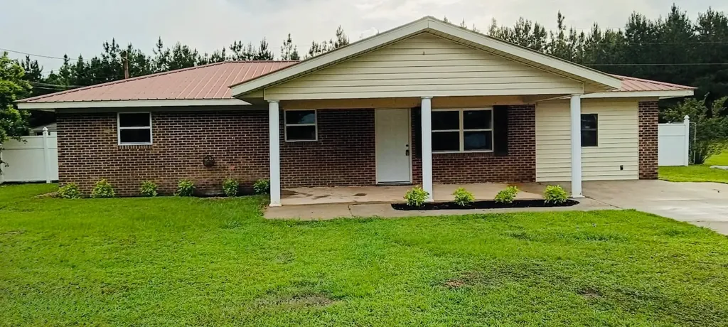 1516 Edgewood Drive Elba AL 36323