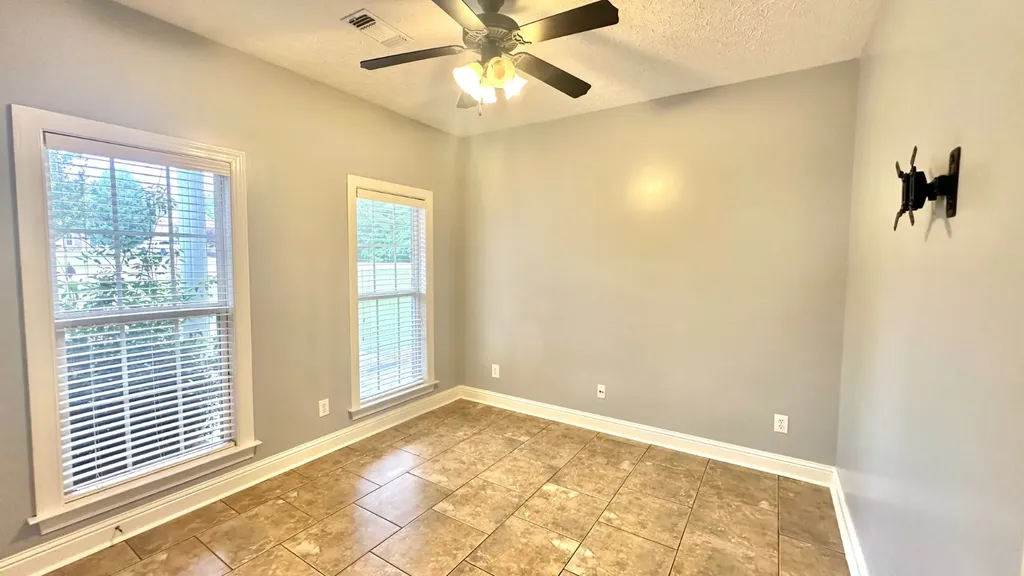 516 Whispering Wind Way Deatsville AL 36022