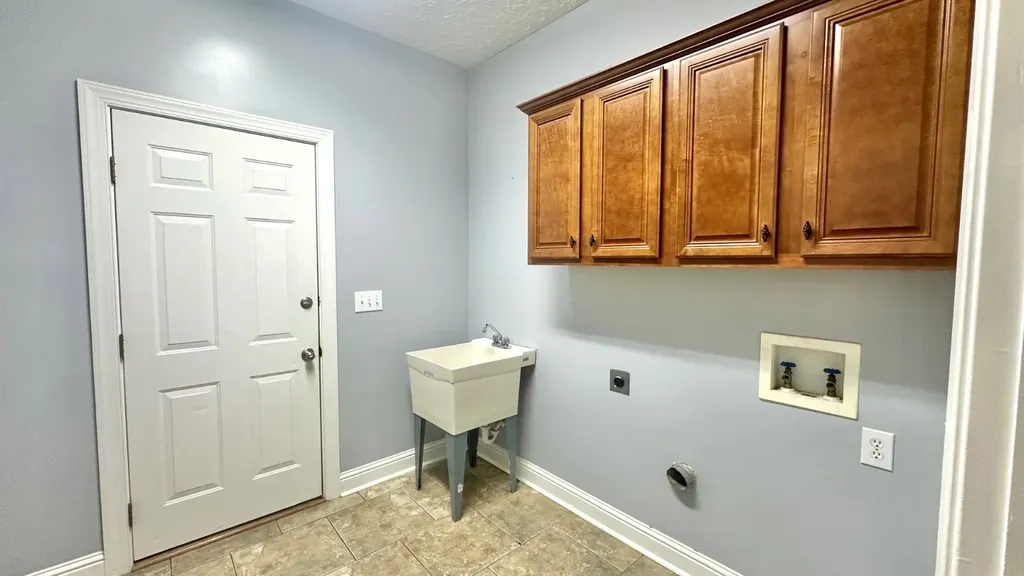 516 Whispering Wind Way Deatsville AL 36022