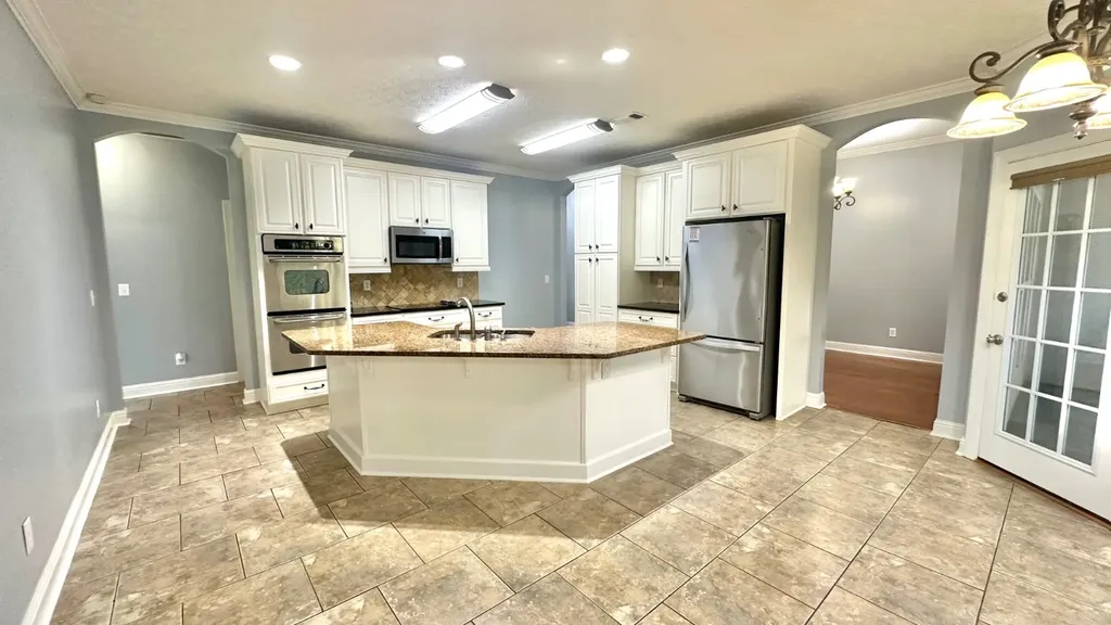 516 Whispering Wind Way Deatsville AL 36022